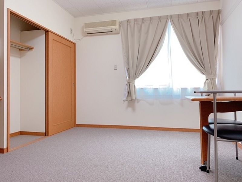 レオパレスＮＩＳＨＩＩＴＡＭＩ 居間