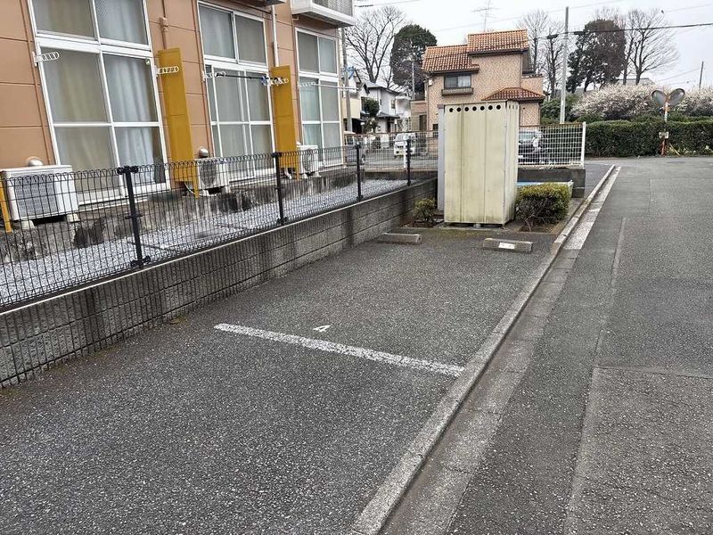 レオパレスＮＴ 駐車場