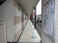 レオパレス涼風爽 エントランス