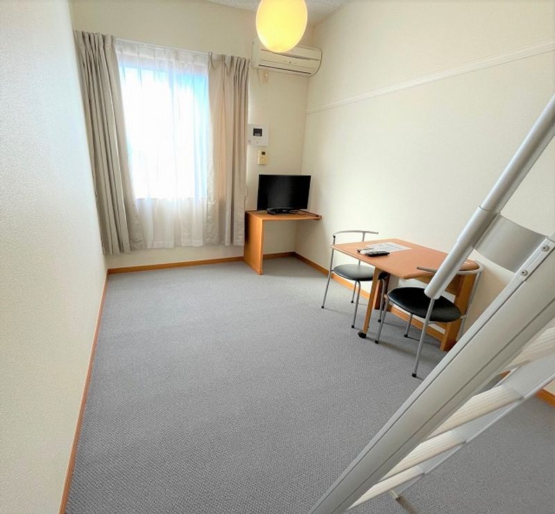 レオパレス南流山 居間