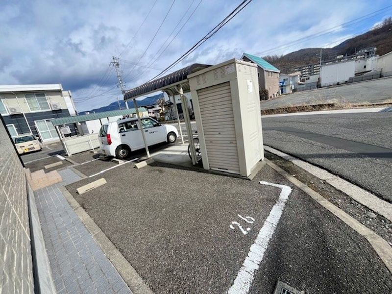 レオパレスカントリーハウス 駐車場