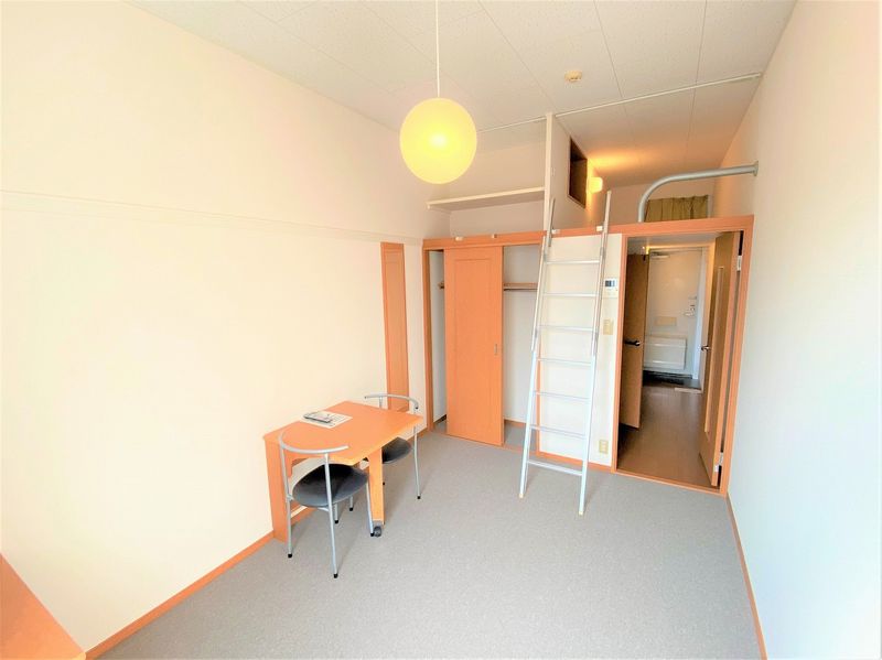 レオパレスエム 居間