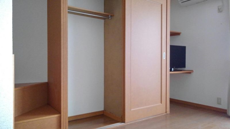レオパレスグレイス千種 収納