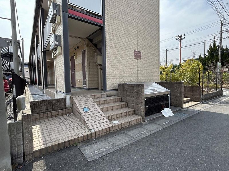 レオパレスタウンコートⅡ エントランス