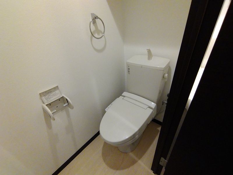 LEONEXT Minami Aoyama Toilet