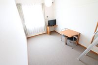 レオパレス南小栗栖 居間
