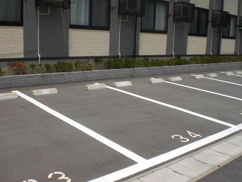 レオパレスカルミア住吉　Ａ 駐車場