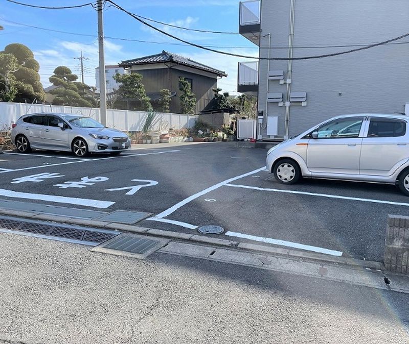 レオパレスチェリーハウス 駐車場