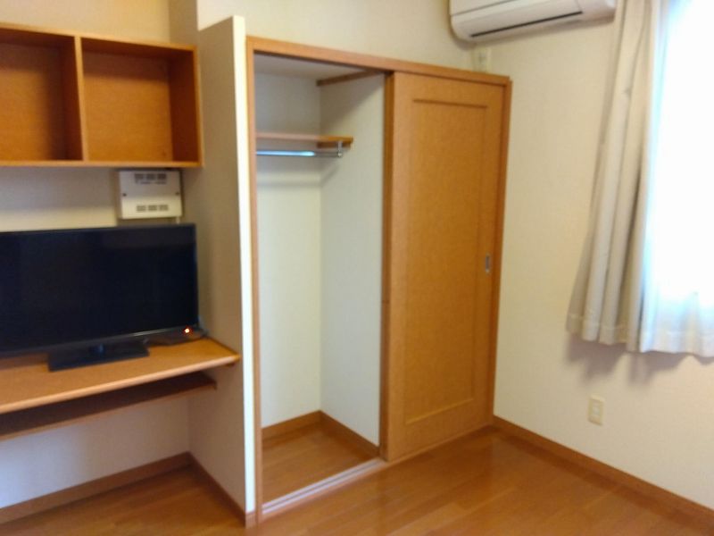 レオパレス川之江中央 収納