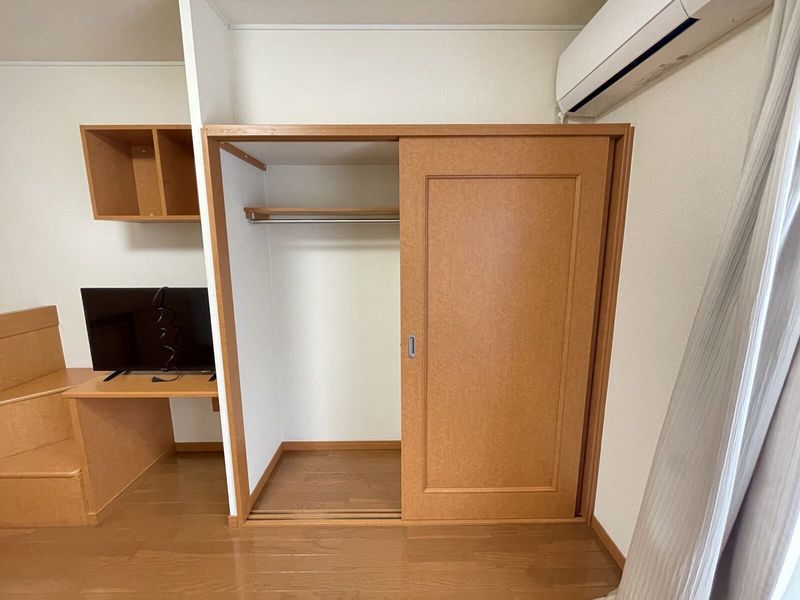 レオパレスフラワーヒル花山 収納