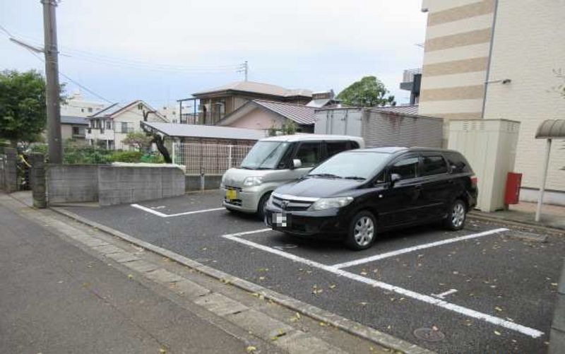 レオパレスサンポウ 駐車場