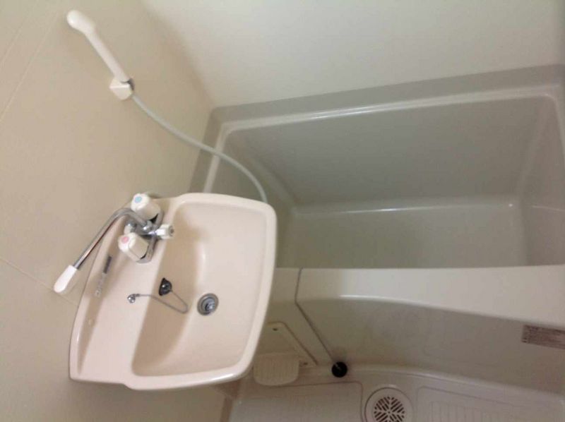 leopalace Haneda Bathroom