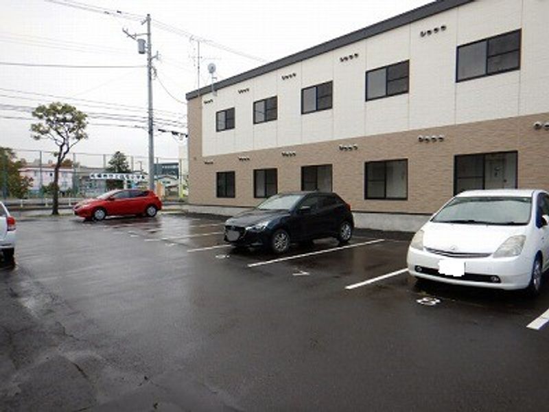 レオパレスアマーレ　サッポロⅡ 駐車場