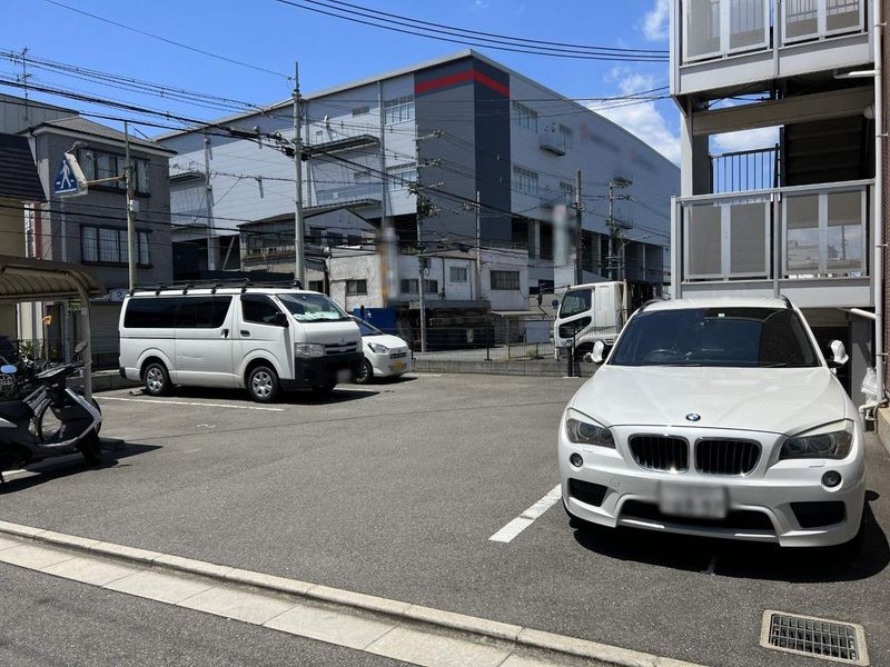 レオパレスサンシャイン箕輪 駐車場