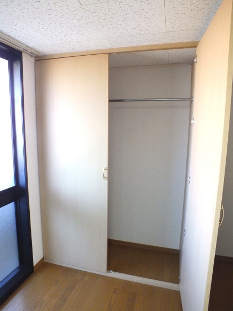 レオパレスサンライズ 収納