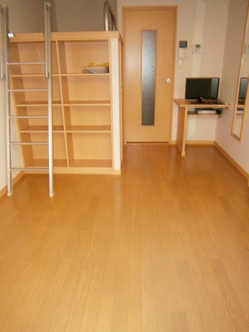 レオパレスピーコック 居間