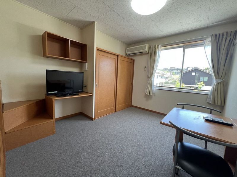 レオパレスレウニール 居間