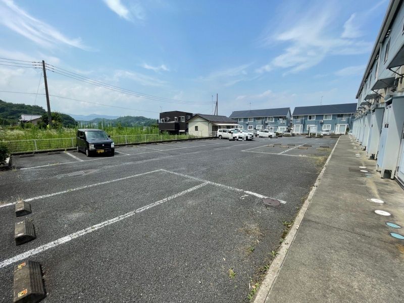 レオパレスクレール　Ⅱ 駐車場