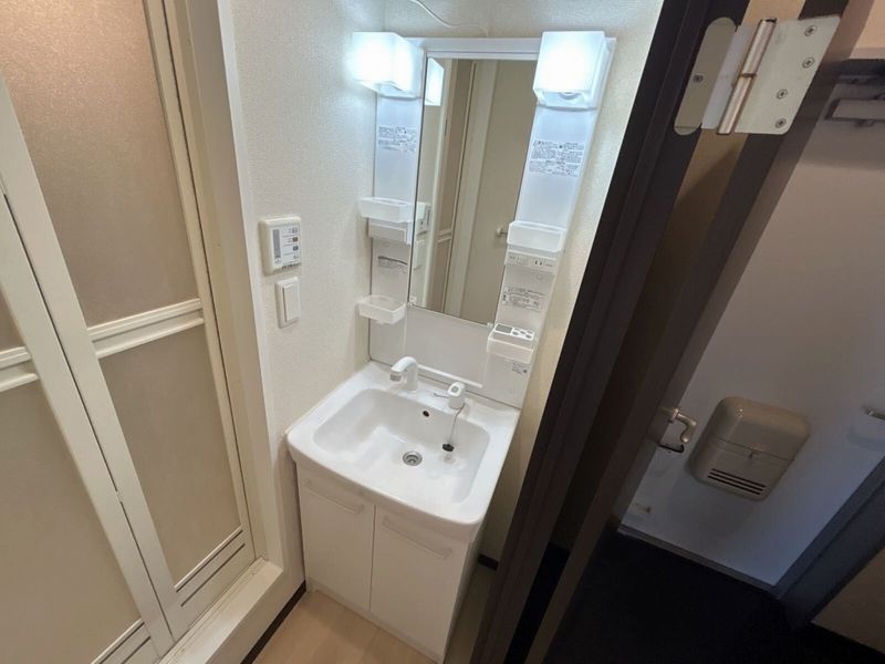 LEONEXT Adorable Senju 洗手间