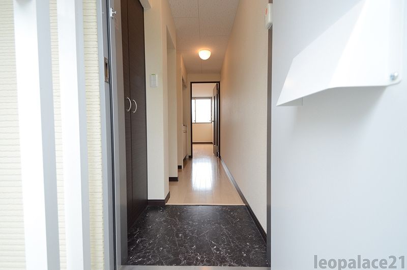 レオネクストＳＡＤＡ１ 玄関