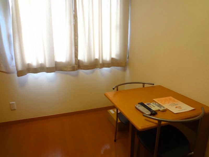 レオパレス高岡レジデンス 居間