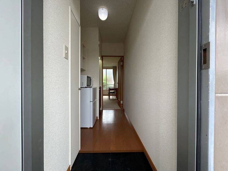 レオパレスブランドール 玄関