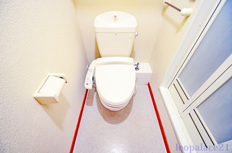 レオパレスこばな トイレ