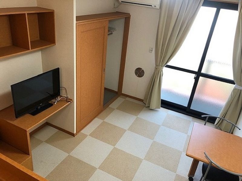 レオパレスストラーダ 居間