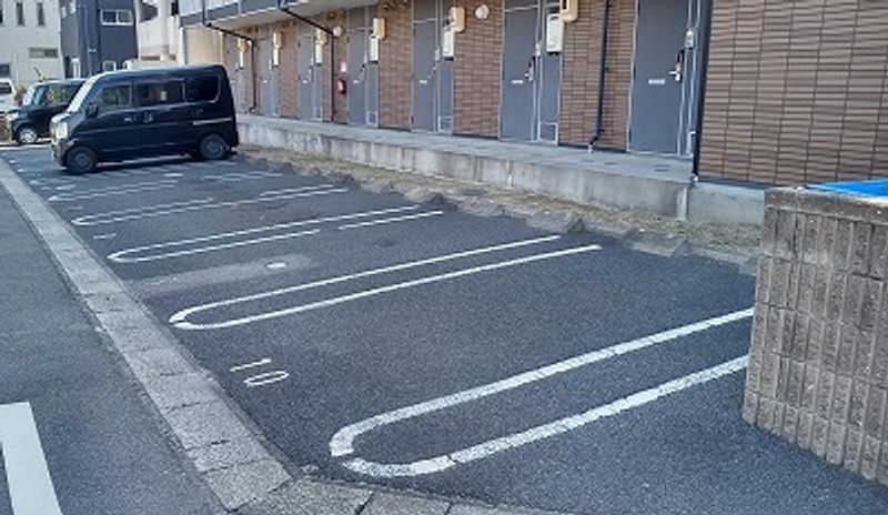 レオパレス坊ヶ峯 駐車場