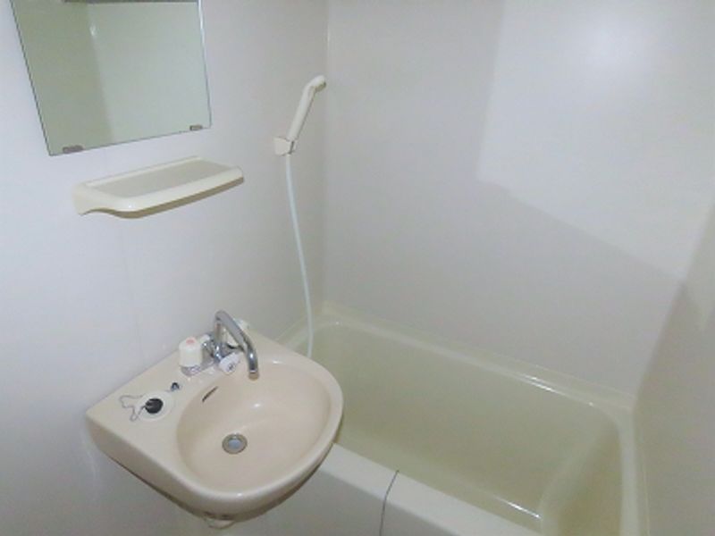 レオパレス御所 風呂