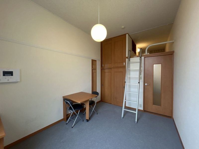 レオパレスエスペラール 居間