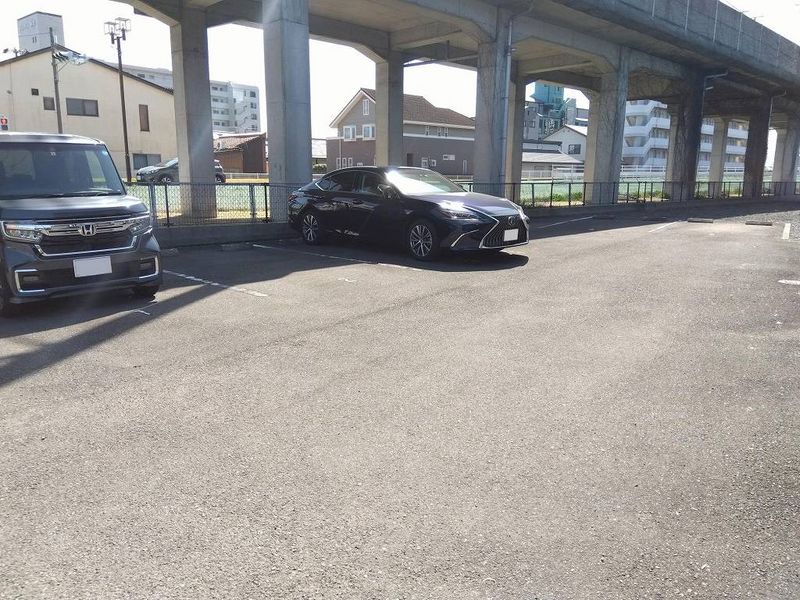 レオパレスハッピネスⅡ 駐車場