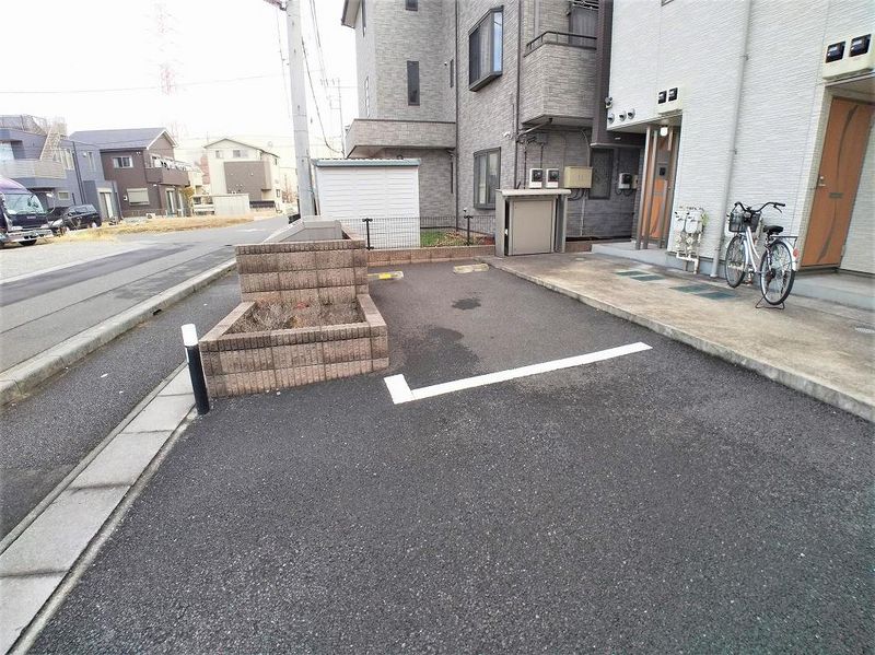 レオパレスＷＡＫＡＮＡ 駐車場