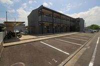 レオパレスサンタローザ 駐車場