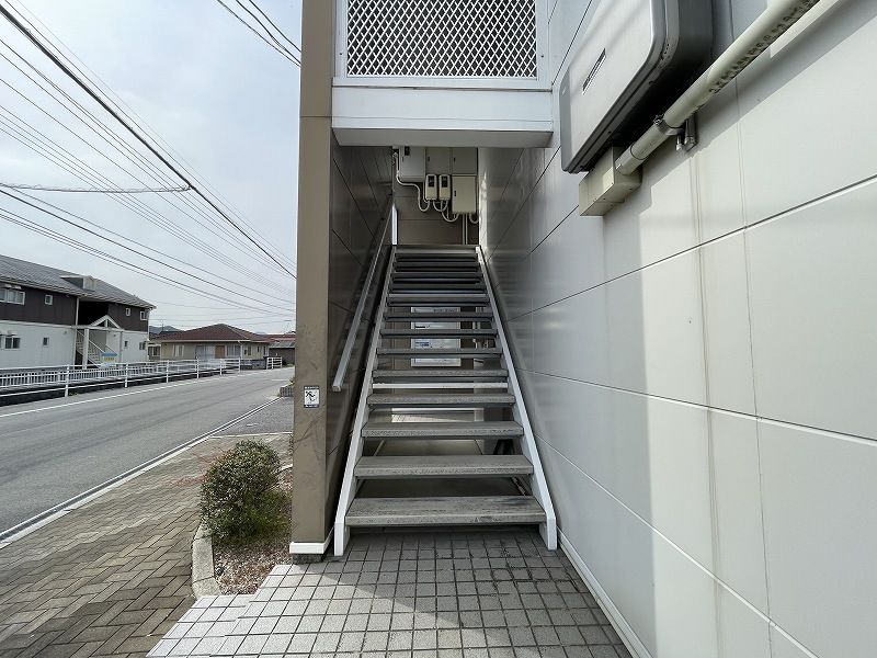レオパレスくすの木Ⅱ エントランス