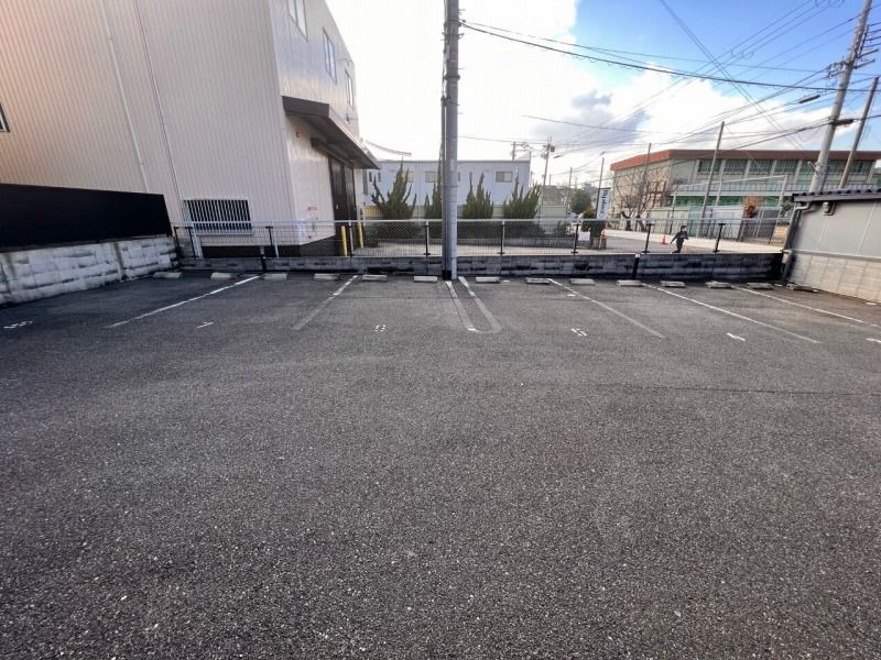 レオパレスＡＹＯＫＡ 駐車場