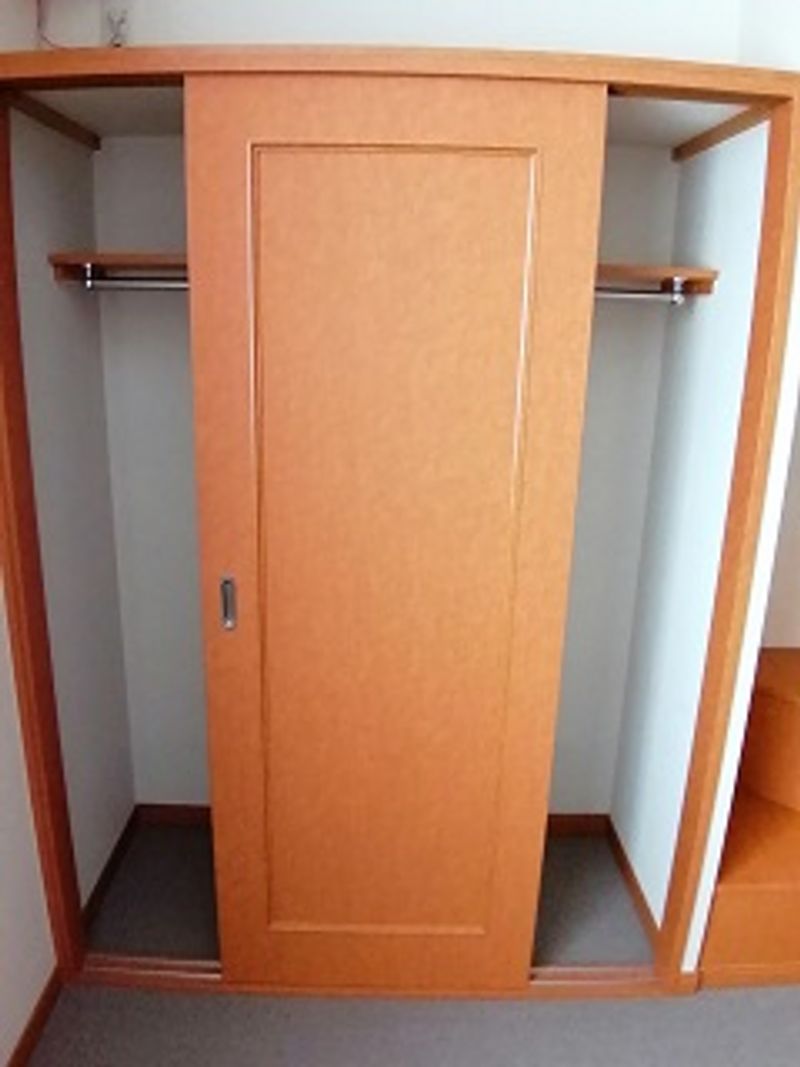 レオパレスレインボーパレス 収納