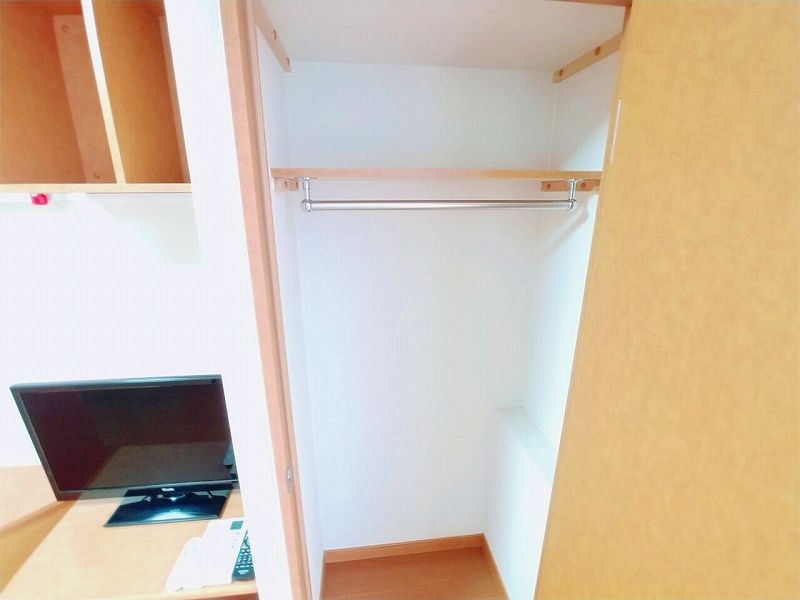 レオパレス堀田 収納