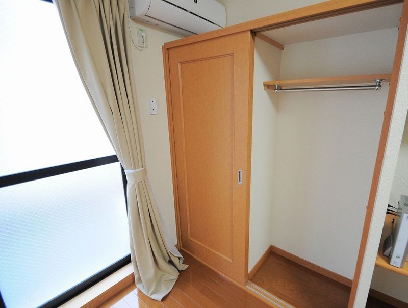レオパレスルーブ　かなえ 収納