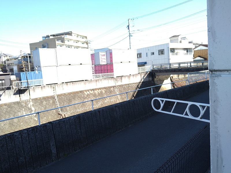 レオパレスフローレンス バルコニー