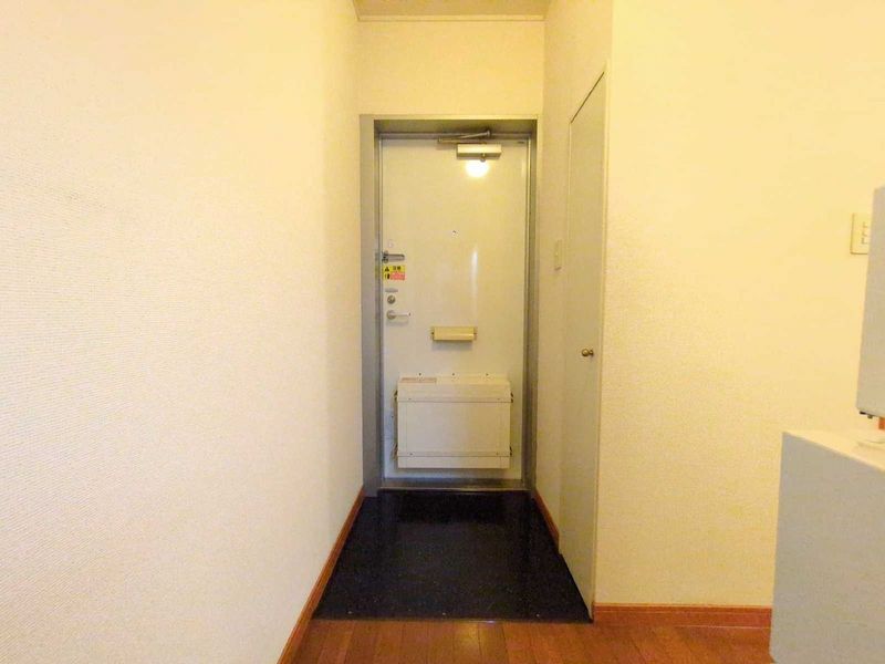 leopalace Yoko Entrance