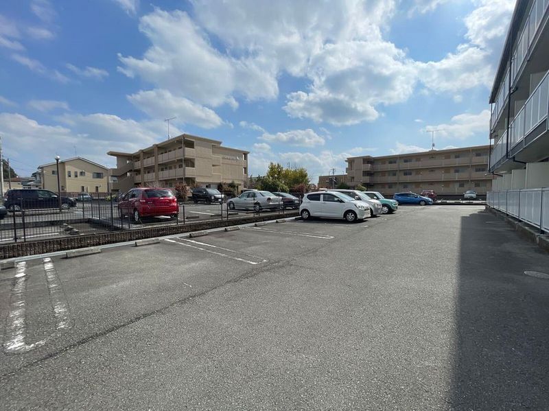 leopalace Piatto Parking lot