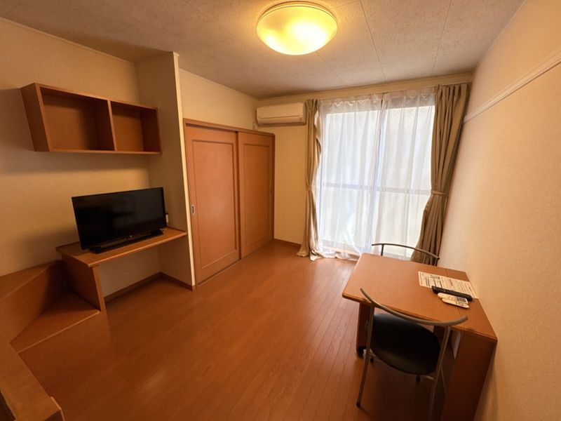 レオパレス堀込 居間