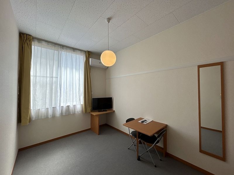 レオパレスパレスフィオーレⅢ 居間