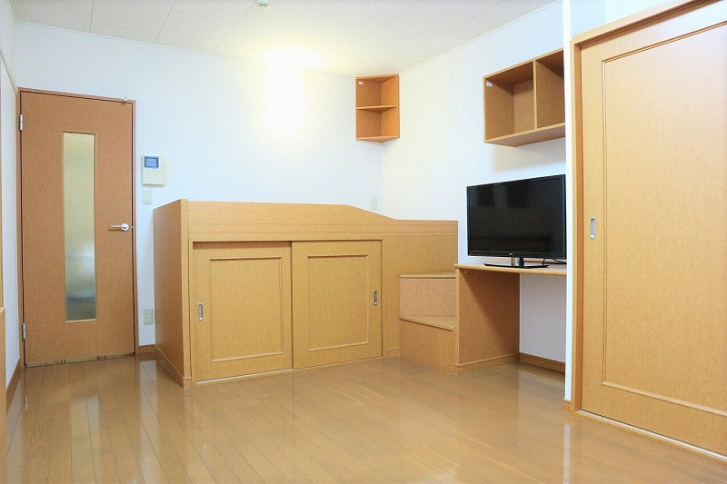 レオパレスデビュ 居間