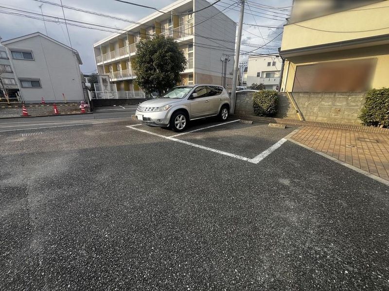 leopalace Koryo Parking lot