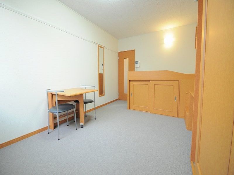 レオパレスＷＥＳＴ　ＣＯＵＲＴ 寝室