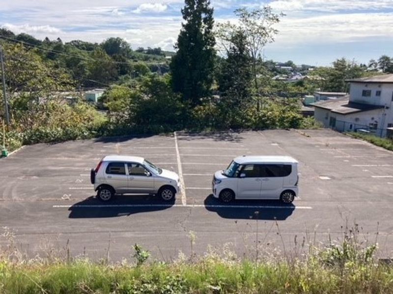 レオパレスセコ参番館 駐車場