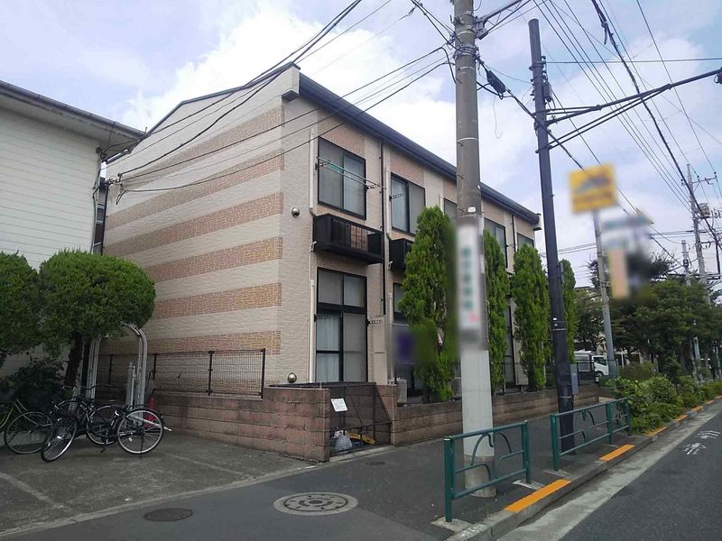 レオパレスレーべンス　シュロス 外観