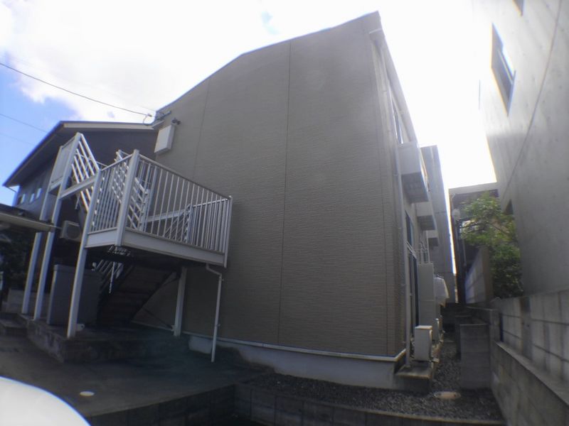 レオパレスルミネ 外観